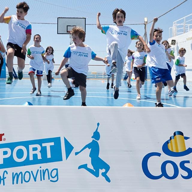 Kinder and Costa together with Joy of moving -10