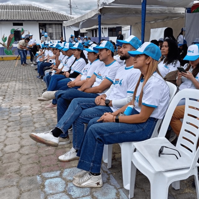 people watching a kinder joy of moving event