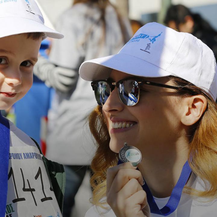 Kinder + Sport supports sports by dynamically participating in the "Spyros Louis" Race!