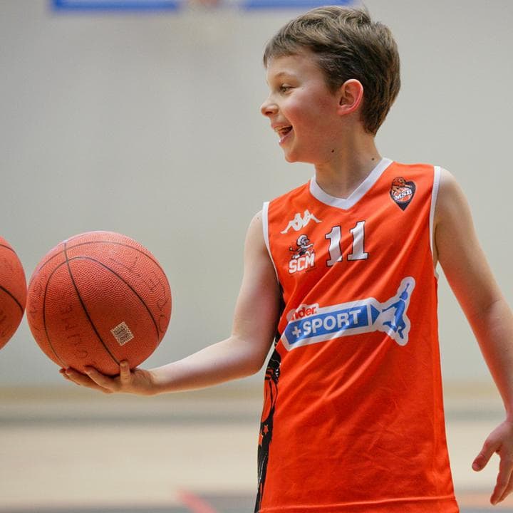 With the Basket Day, Kinder Joy of moving moves french kids