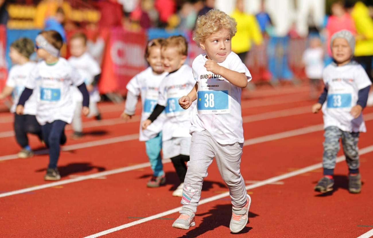 DOŁĄCZ DO NASZEJ DRUŻYNY I BAW SIĘ SPORTEM!